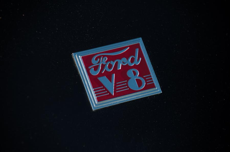  Ford DeLuxe Eight Tudor Hardtop 1940 года  (фото 7 из 13)